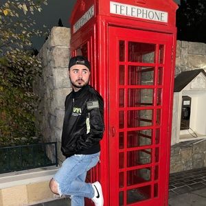 Meet your Posher, Manuel ediem